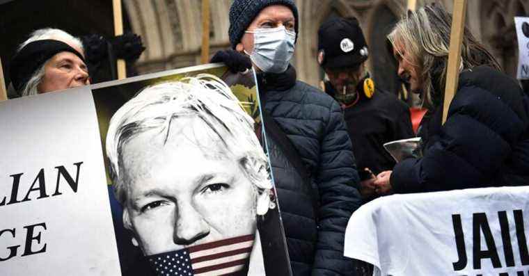 La vente d’horloges NFT d’Assange surfe sur une vague de financement participatif DAO