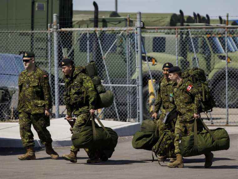 L’armée canadienne supprime des dizaines de soldats non vaccinés et en met des centaines d’autres en demeure