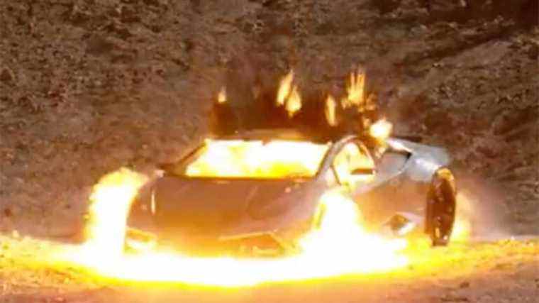 L’artiste derrière l’explosion des vidéos Lamborghini NFT dit qu’il paiera pour plus d’art