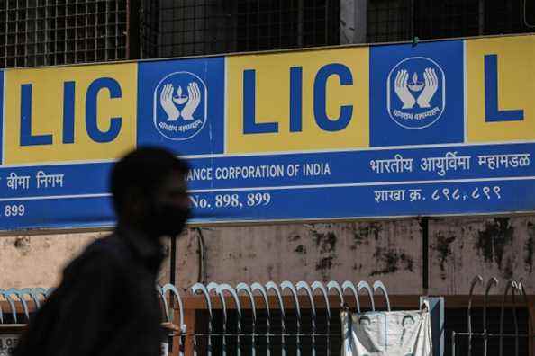 L’assureur public LIC cherche à lever 8 milliards de dollars lors de la plus grande introduction en bourse de l’Inde