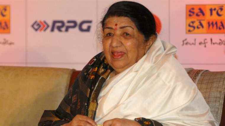 Lata Mangeshkar, chanteuse connue sous le nom de "Nightingale of India", décède à 92 ans
