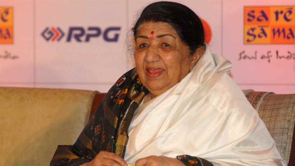 Lata Mangeshkar, chanteuse connue sous le nom de 