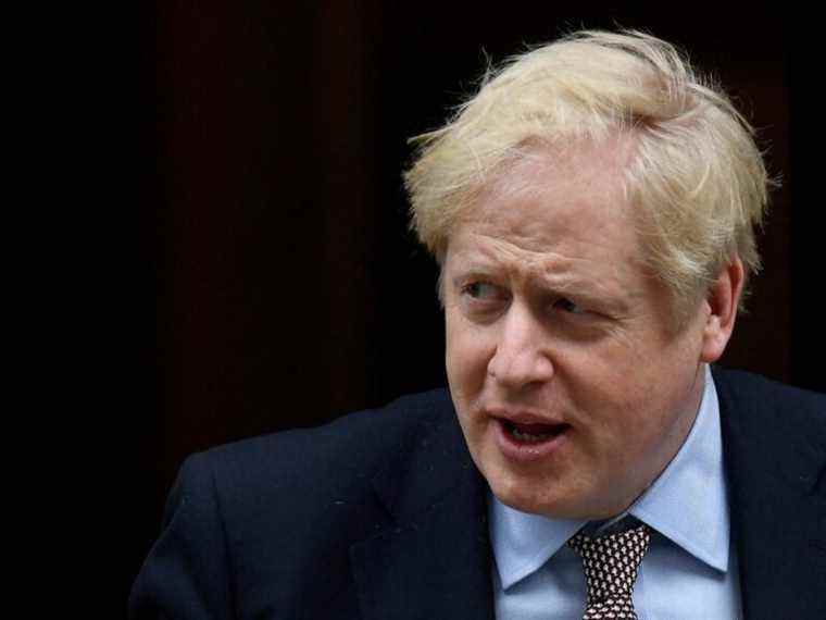 Le Premier ministre britannique Boris Johnson s’apprête à supprimer les restrictions COVID