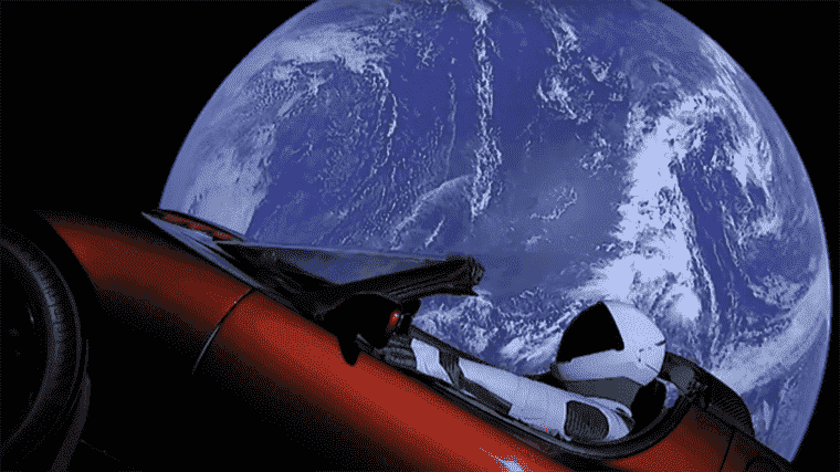 Le Tesla Roadster Elon Musk jeté dans l’espace flotte toujours environ 4 ans plus tard