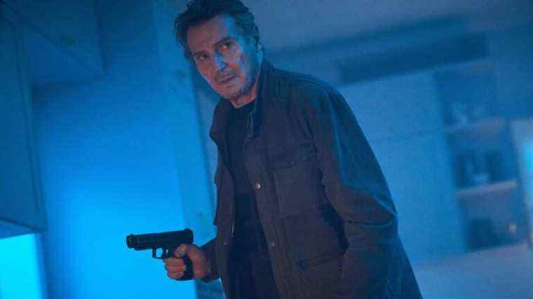 Le dernier véhicule d’action de Liam Neeson, Blacklight, est une production pandémique de mauvaise qualité