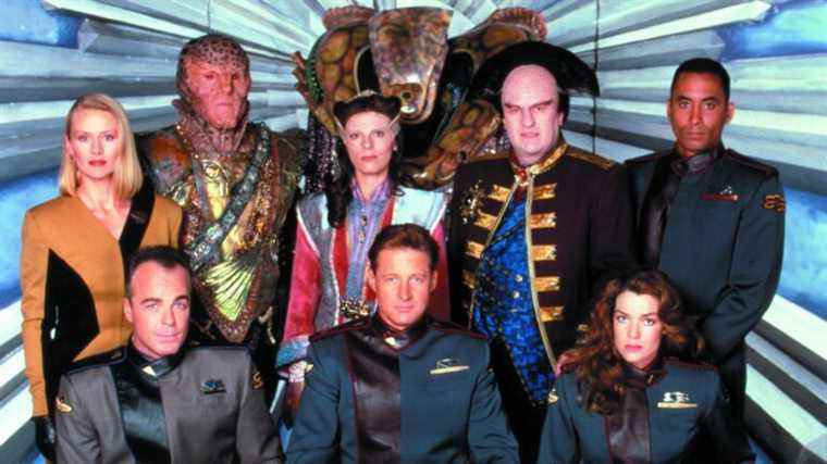 Le redémarrage de Babylon 5 repoussé à la prochaine saison de développement par la CW
