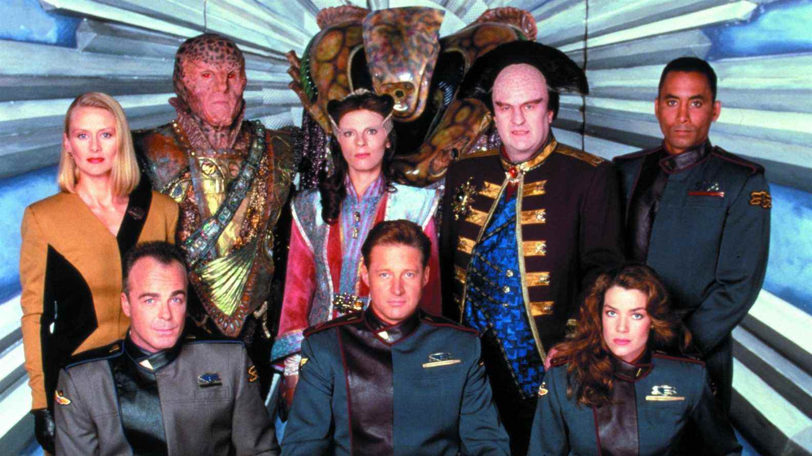 Le redémarrage de Babylon 5 repoussé à la prochaine saison de développement par la CW
