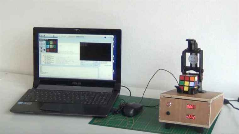 Le robot Raspberry Pi résout le Rubik’s Cube