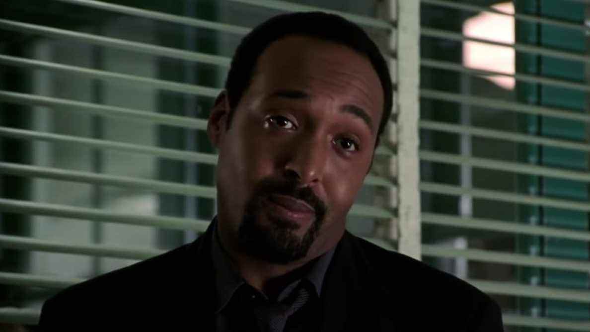  Le vétérinaire de Law And Order, Jesse L. Martin, pourrait-il revenir pour le réveil?  Voici ce qu'il dit
