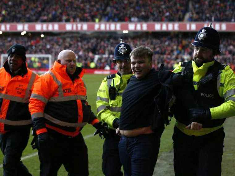 Leicester condamne un fan pour avoir attaqué des joueurs de Nottingham Forest