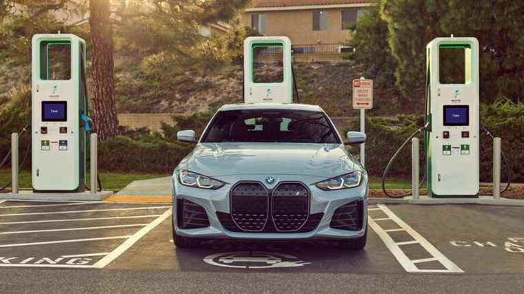 Les BMW électriques bénéficient de deux ans de sessions de recharge publiques gratuites de 30 minutes