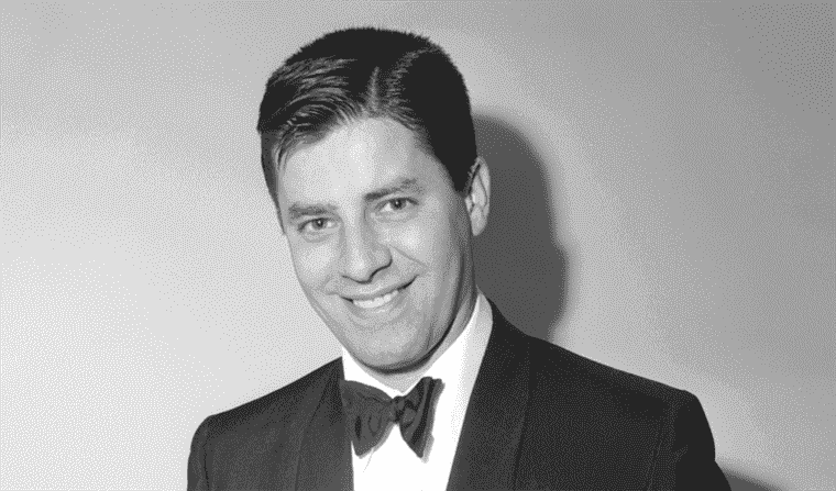 Les co-stars de Jerry Lewis accusent la légende comique de harcèlement sexuel : "Il a commencé à me caresser"
	
	
