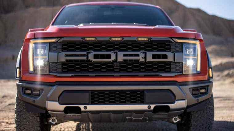 Les commandes du Ford F-150 Raptor R à moteur V8 pourraient ouvrir cet automne