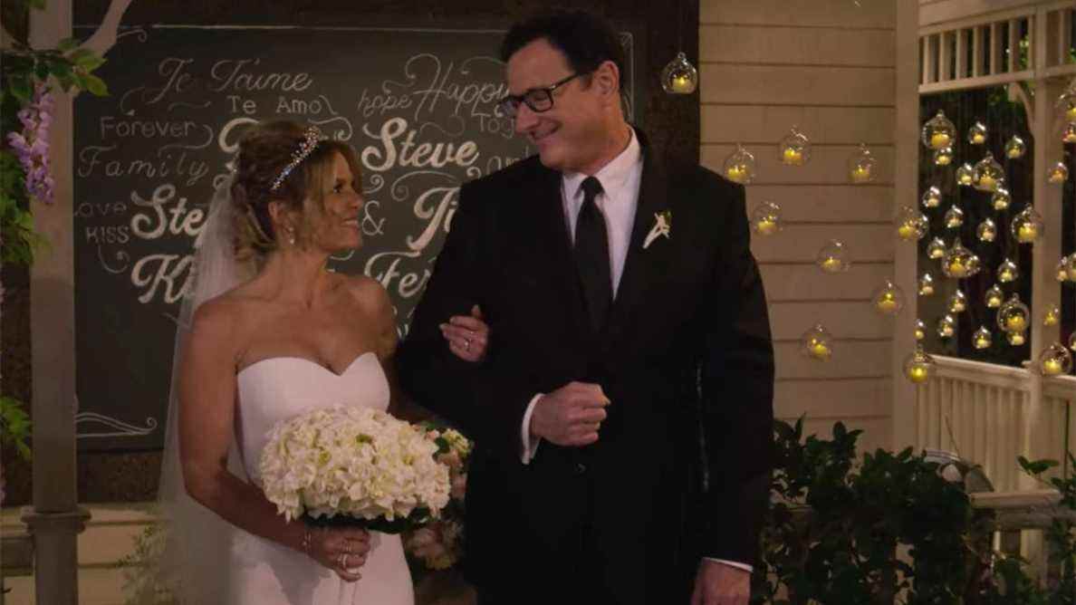  Les gens demandent toujours à Candace Cameron Bure de Fuller House comment elle et Bob Saget pourraient être amis compte tenu de son stand-up.  Elle explique
