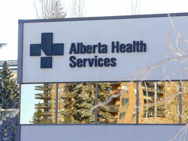 Les médecins de l’Alberta ont été invités à cesser de commander des tests sanguins non urgents en raison d’une pénurie de flacons