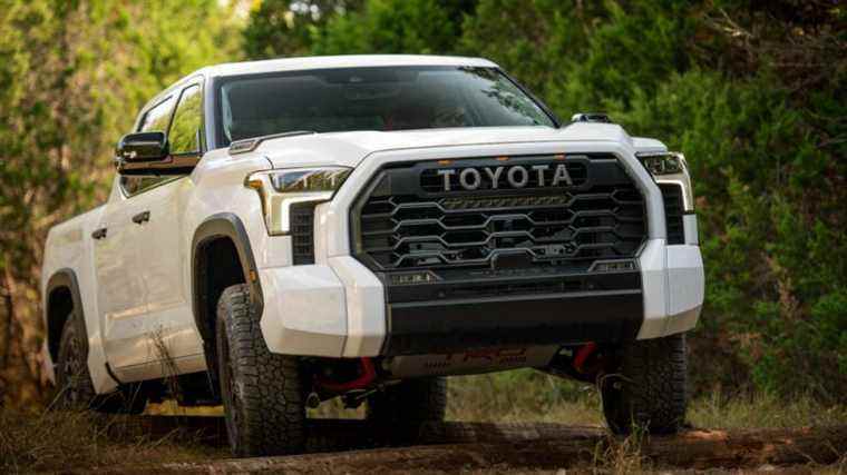 Les prix du Toyota Tundra 2022 commencent à être compétitifs et dépassent maintenant 75 000 $ grâce à la version Capstone