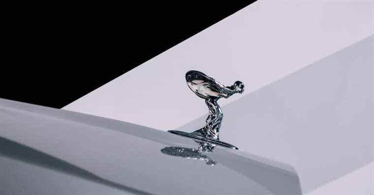 L’ornement de capot Spirit of Ecstasy de Rolls-Royce a été repensé pour un meilleur aérodynamisme