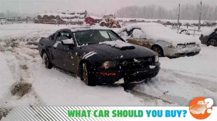 Ma Mustang a été détruite dans une tempête de neige !  Quelle voiture dois-je acheter ?