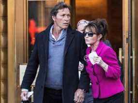 L'ancien beau gosse du hockey Ron Duguay a une nouvelle pression principale : Sarah Palin.