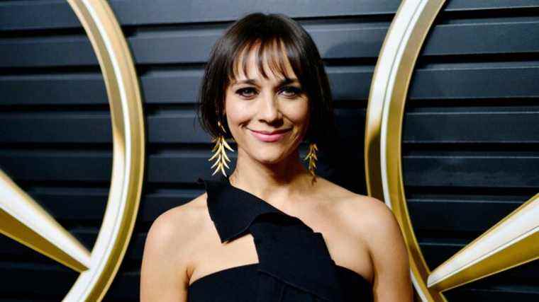 Rashida Jones jouera dans la sombre comédie Apple TV Plus sur un robot de deuil