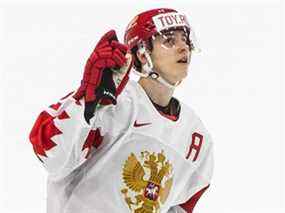 Le Russe Rodion Amirov (27 ans) célèbre son but sur un tir de pénalité contre l'Autriche lors de la première période du Championnat mondial de hockey junior de l'IIHF à Edmonton le mardi 29 décembre 2020.