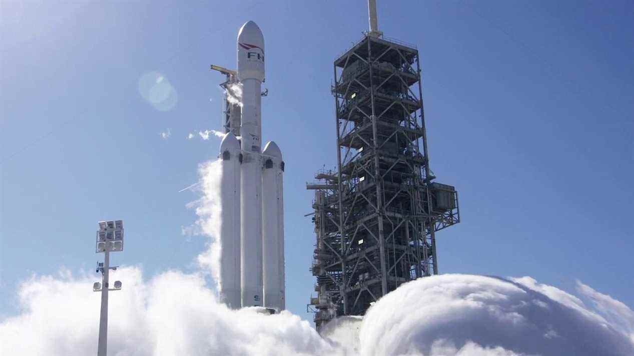 SpaceX d'Elon Musk perd 40 satellites nouvellement lancés à cause d'une tempête solaire
