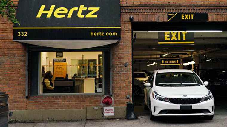 Un client de Hertz jeté en prison pour « vol » de voiture de location un an après l’avoir rendue