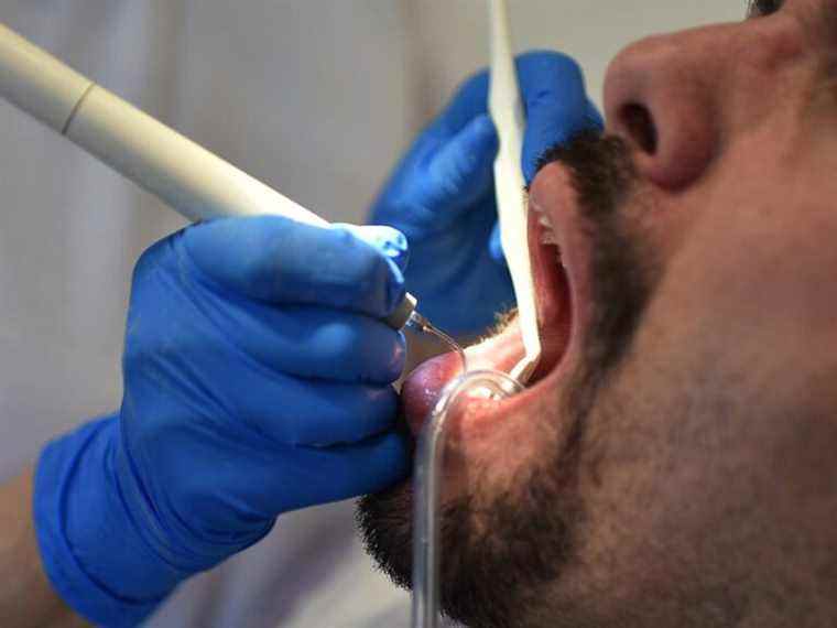 Un dentiste de T.-N.-L. a laissé un agent correctionnel arracher « une ou plusieurs » dents d’un détenu sous sédation