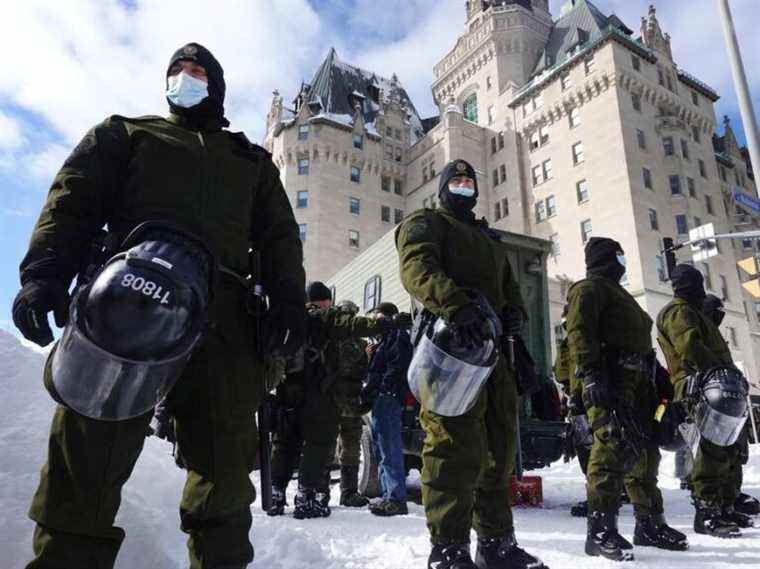 Un groupe impliqué dans une manifestation à Ottawa demande au tribunal de mettre fin à l’utilisation fédérale de la Loi sur les mesures d’urgence