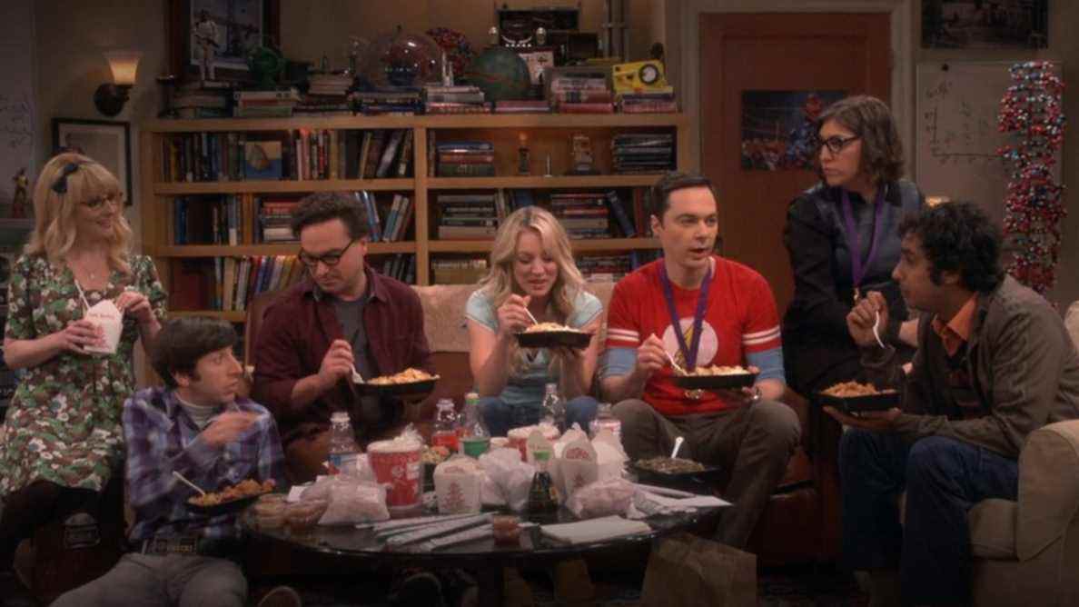 Un vétérinaire du Big Bang Theory semble prêt pour une réunion... juste bien plus tard que prévu
