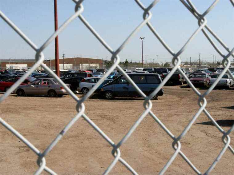 Une femme handicapée sauvée après avoir été piégée dans une voiture pendant 9 jours dans un chantier de remorquage