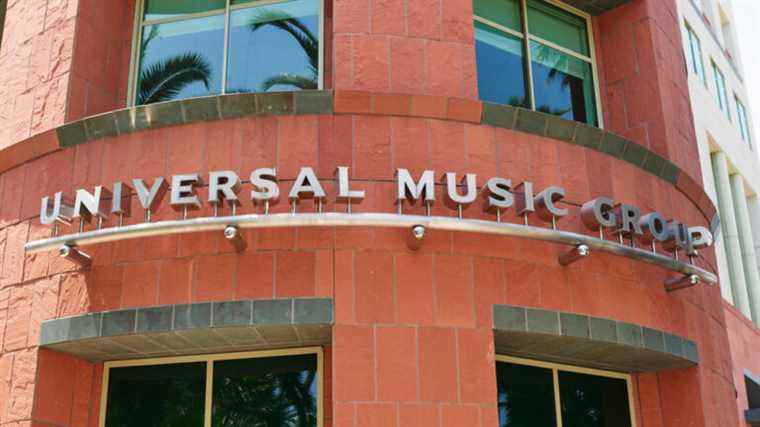 Universal Music Group s'associe à Curio pour vendre des objets de collection numériques NFT pour les artistes musicaux, les labels les plus populaires doivent être lus Inscrivez-vous aux newsletters Variety Plus de nos marques
	
	
