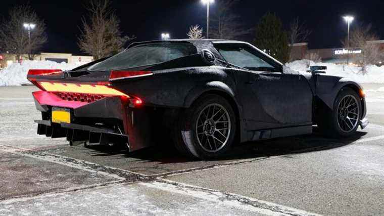 Wild Cyberpunk Chevy Corvette a été fabriquée à partir de neuf voitures différentes dans le garage d’un homme