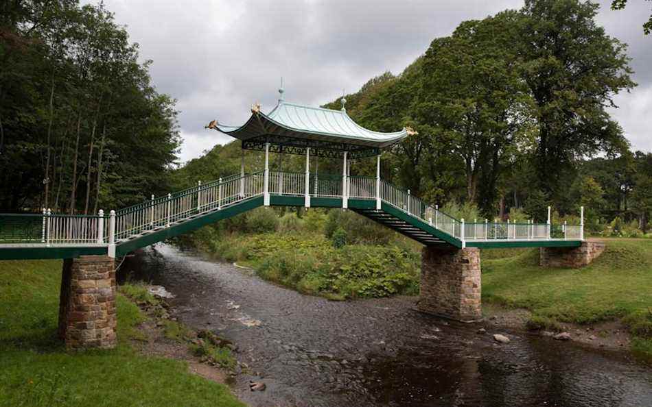 Keith Ross a déjà été chargé par la famille royale de concevoir le pont chinois sur le domaine de Dumfries House - Heathcliff O'Malley 