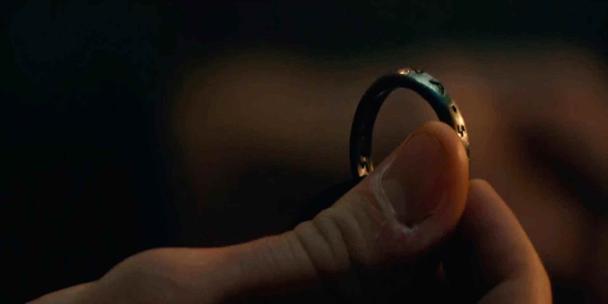 La bague de Nate du film Uncharted