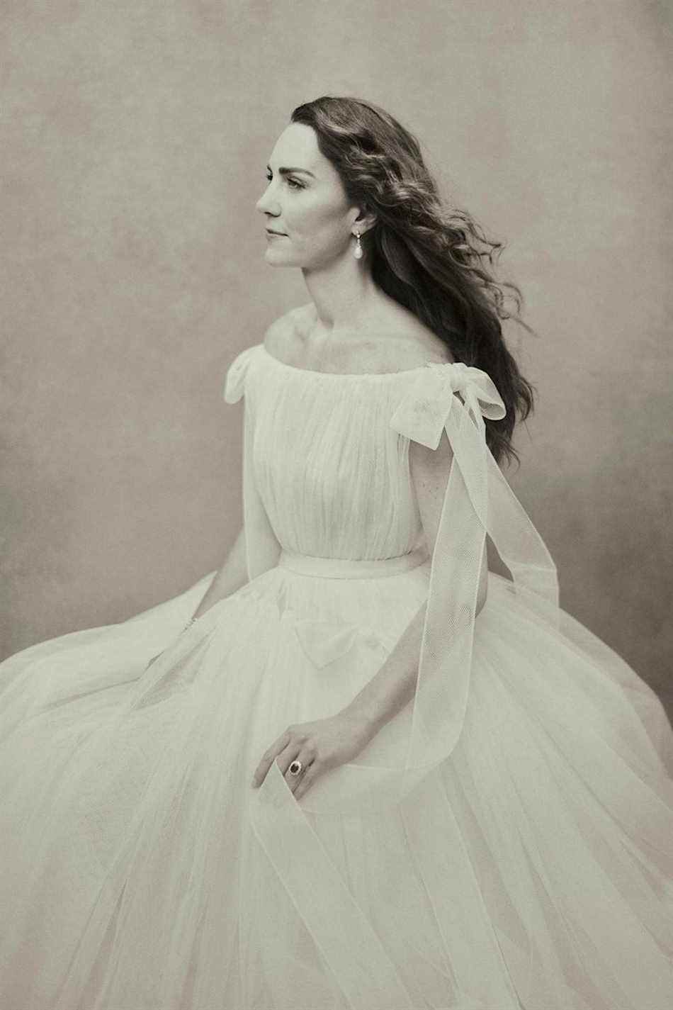 La duchesse de Cambridge 40e regardant de côté - Paolo Roversi