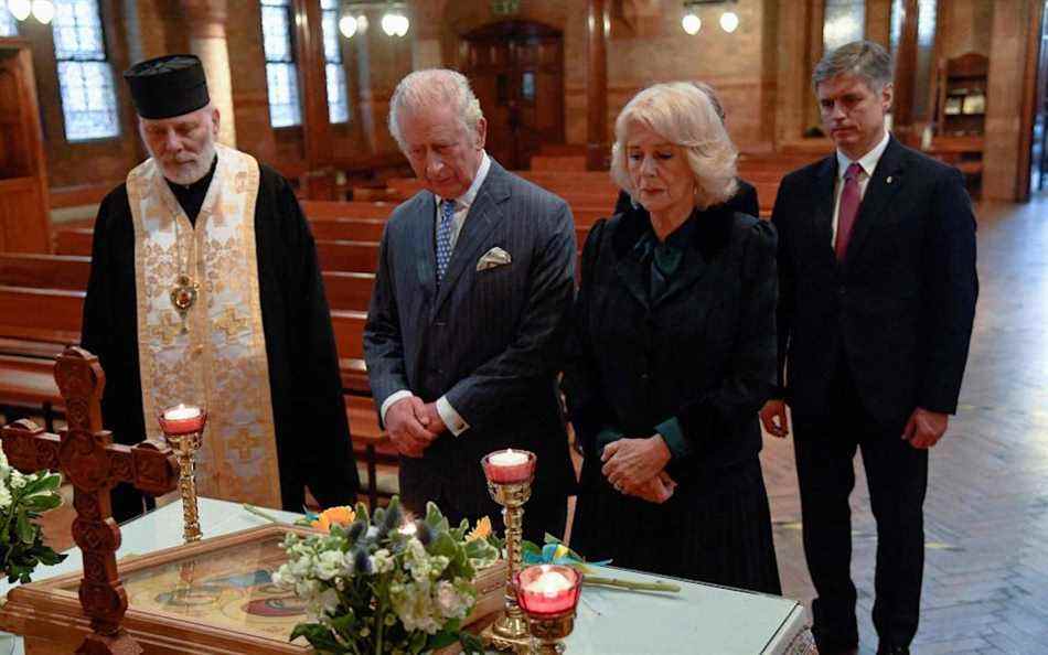 Le prince Charles a salué 