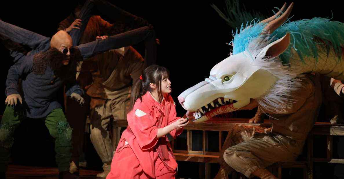 Le spectacle sur scène de Spirited Away est incroyable sur de nouvelles photos
