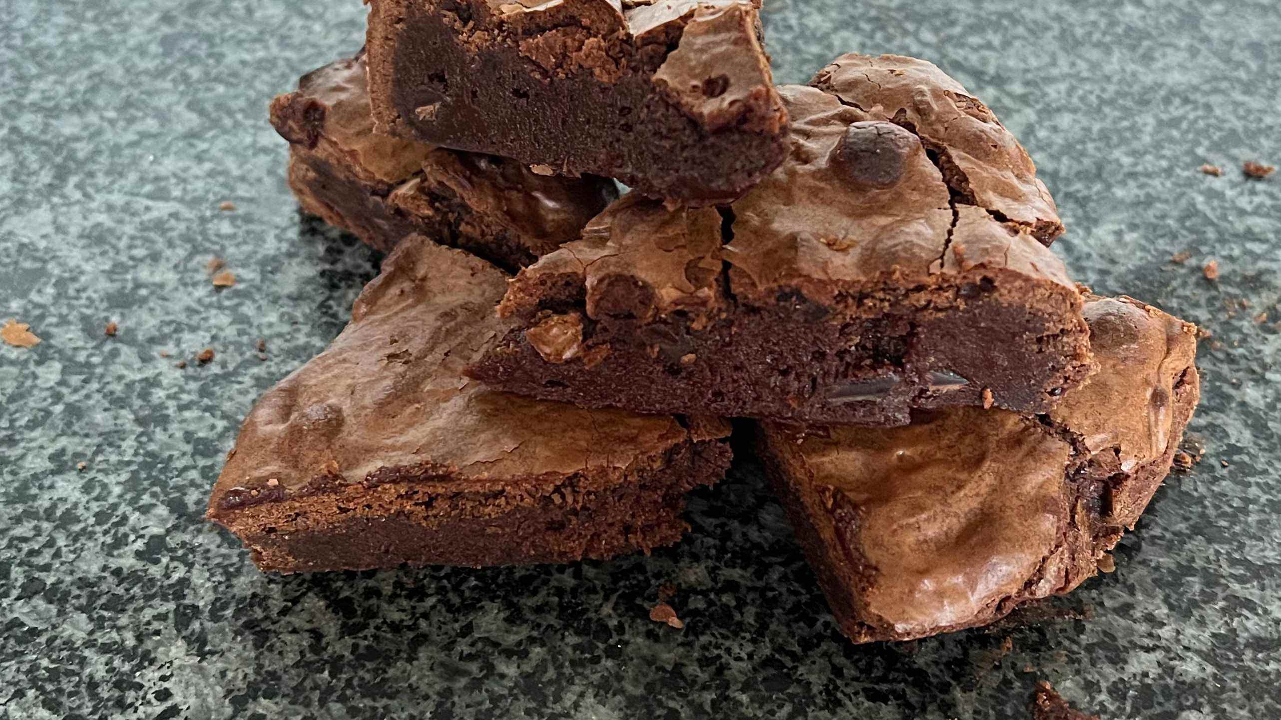 Brownies qui ont été cuits dans la friteuse à air Instant Vortex Plus 6 en 1