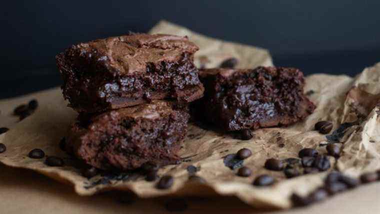 J’ai fait des brownies savoureux et moelleux dans une friteuse à air, et ils ont cuit en deux fois moins de temps