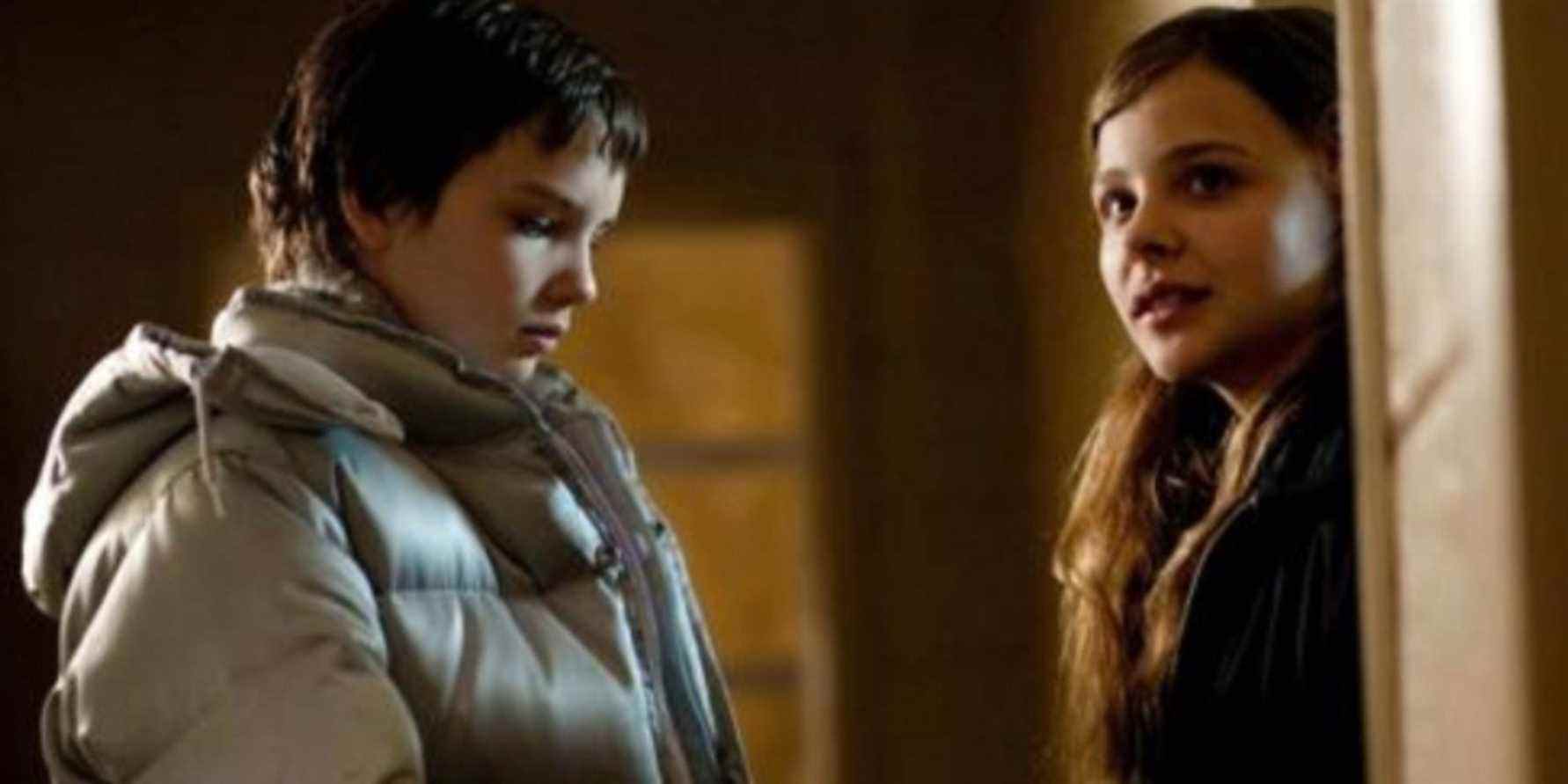 Owen (Kodi Smit-McPhee) and Abby (Chloe Grace Moretz) in Let Me In