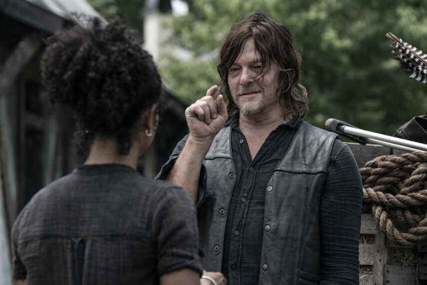 Norman Reedus comme Daryl Dixon, Lauren Ridloff comme Connie