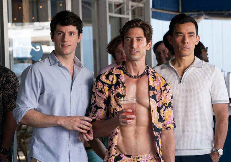 James Scully, Nick Adams et Conrad Ricamora dans le film FIRE ISLAND.  Photo de Jeong Park.  Avec l'aimable autorisation de Searchlight Pictures.  © 2022 Studios du 20ème siècle Tous droits réservés