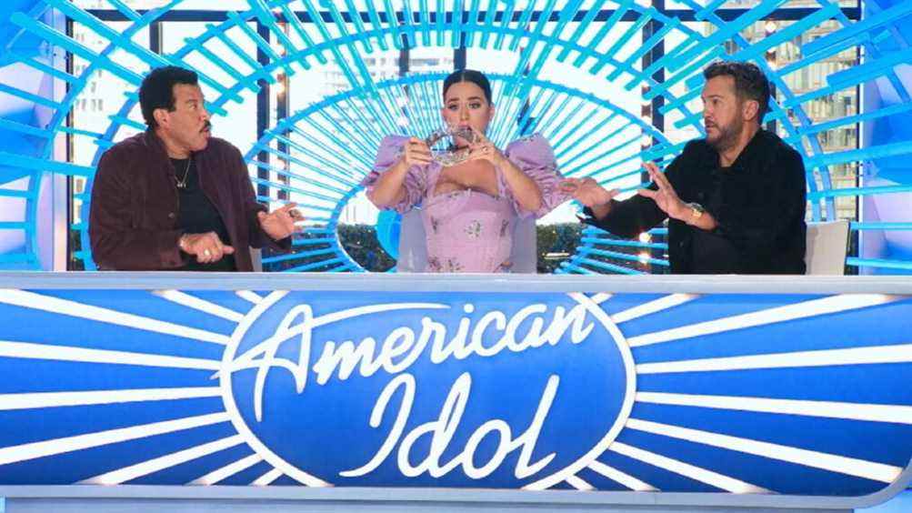 Les juges d'American Idol se disputent la couronne de Miss America 2016 Betty Maxwell (VIDEO)
