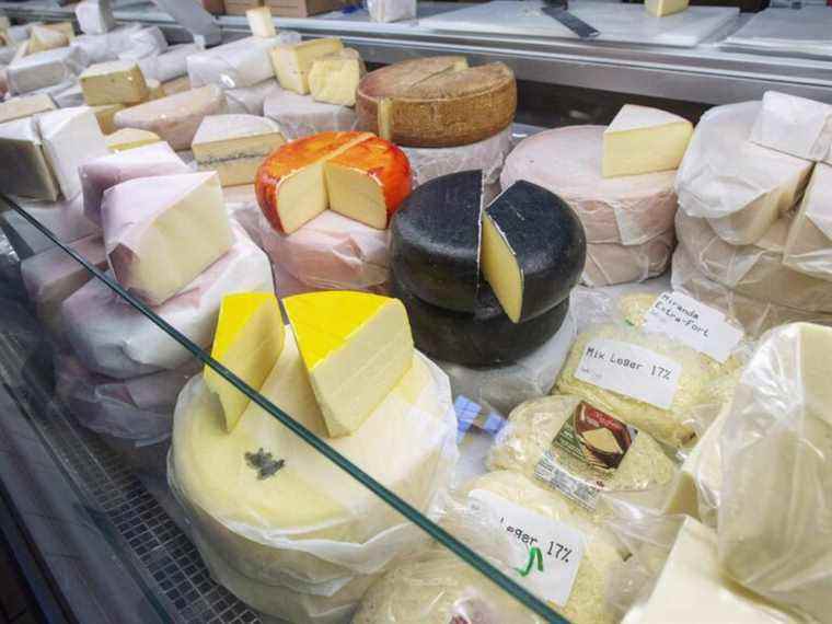 «Nous avions un accord»: les producteurs laitiers américains accusent le Canada de jouer à des jeux dans le différend sur le fromage