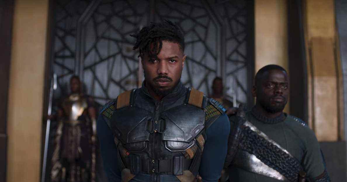 Marvel Studios' BLACK PANTHER..G à D : Erik Killmonger (Michael B. Jordan) et W'Kabi (Daniel Kaluuya)