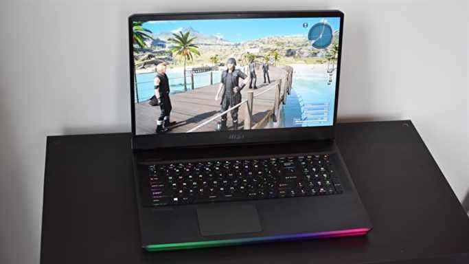 L'ordinateur portable de jeu MSI Raider GE76 (2022) sur une table, exécutant Final Fantasy XV.