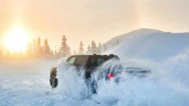 Le Ford F-150 Lightning 2022 danse dans la neige