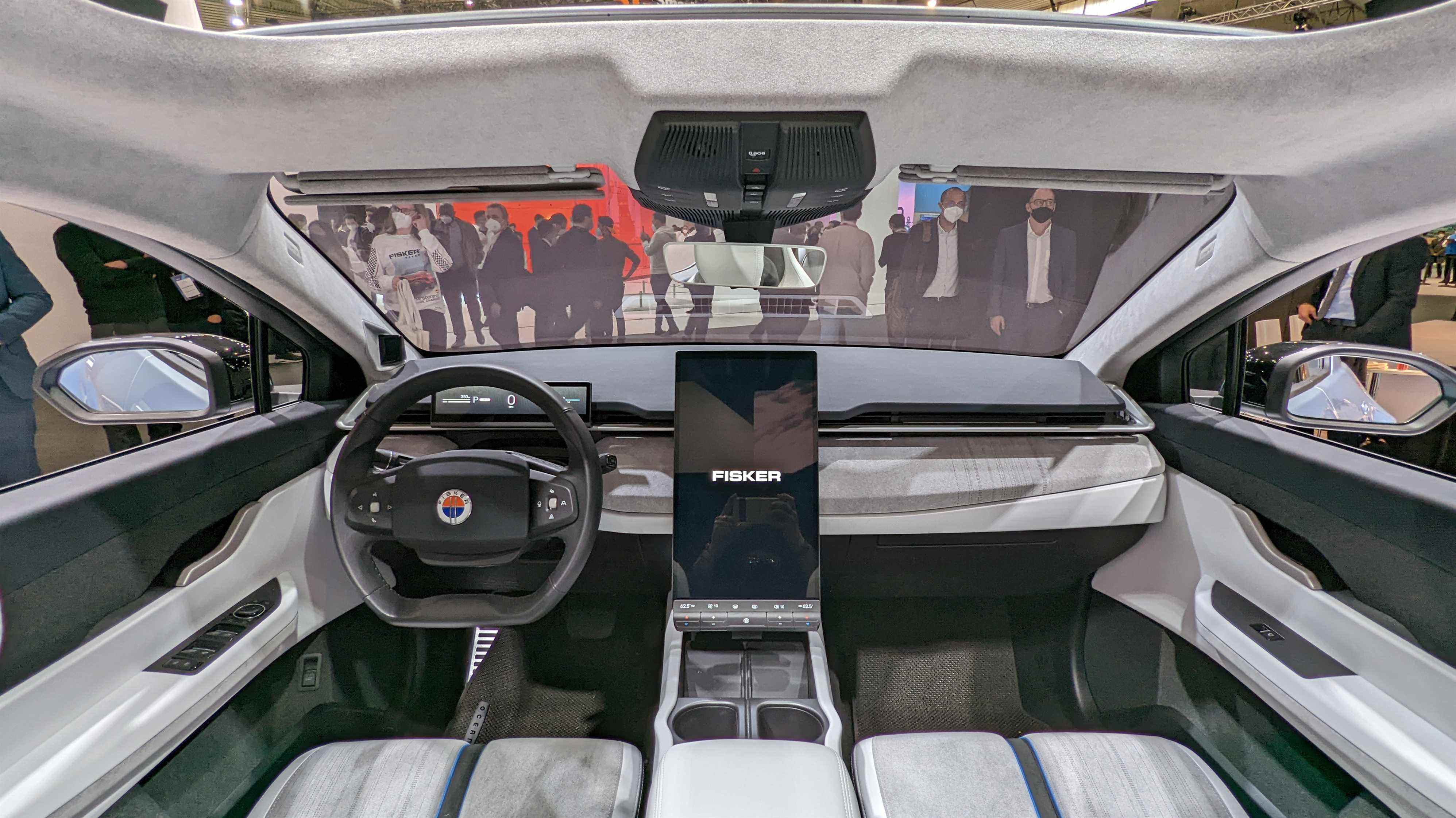 Toute la largeur du tableau de bord dans le Fisker Ocean