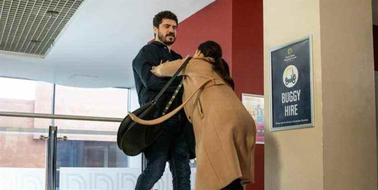 Coronation Street révèle la chute mortelle d'Adam Barlow dans l'histoire de Lydia

